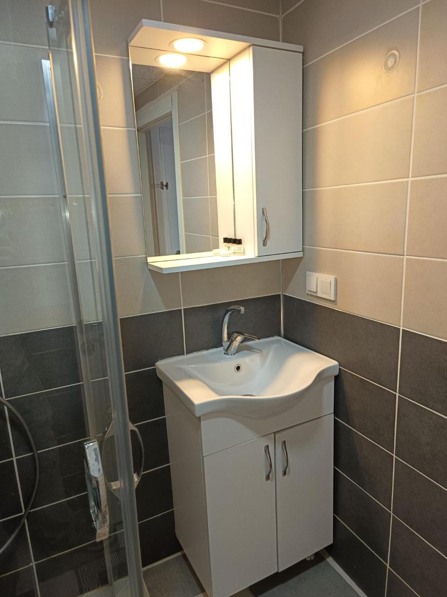 White Crown Apartman Ve Yasam Merkezi Istanbul Ngoại thất bức ảnh